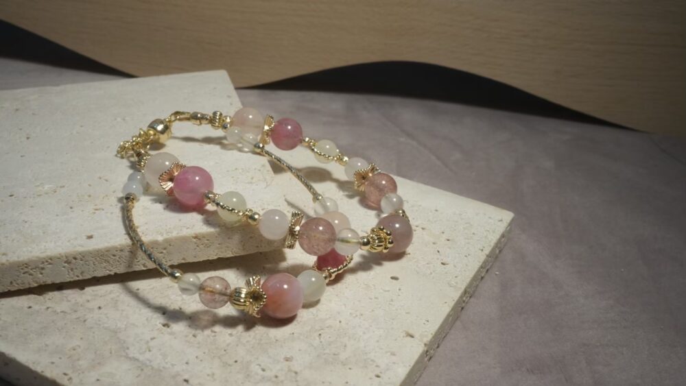 花箋 · Destinée｜櫻花雨粉晶雙圈手鍊